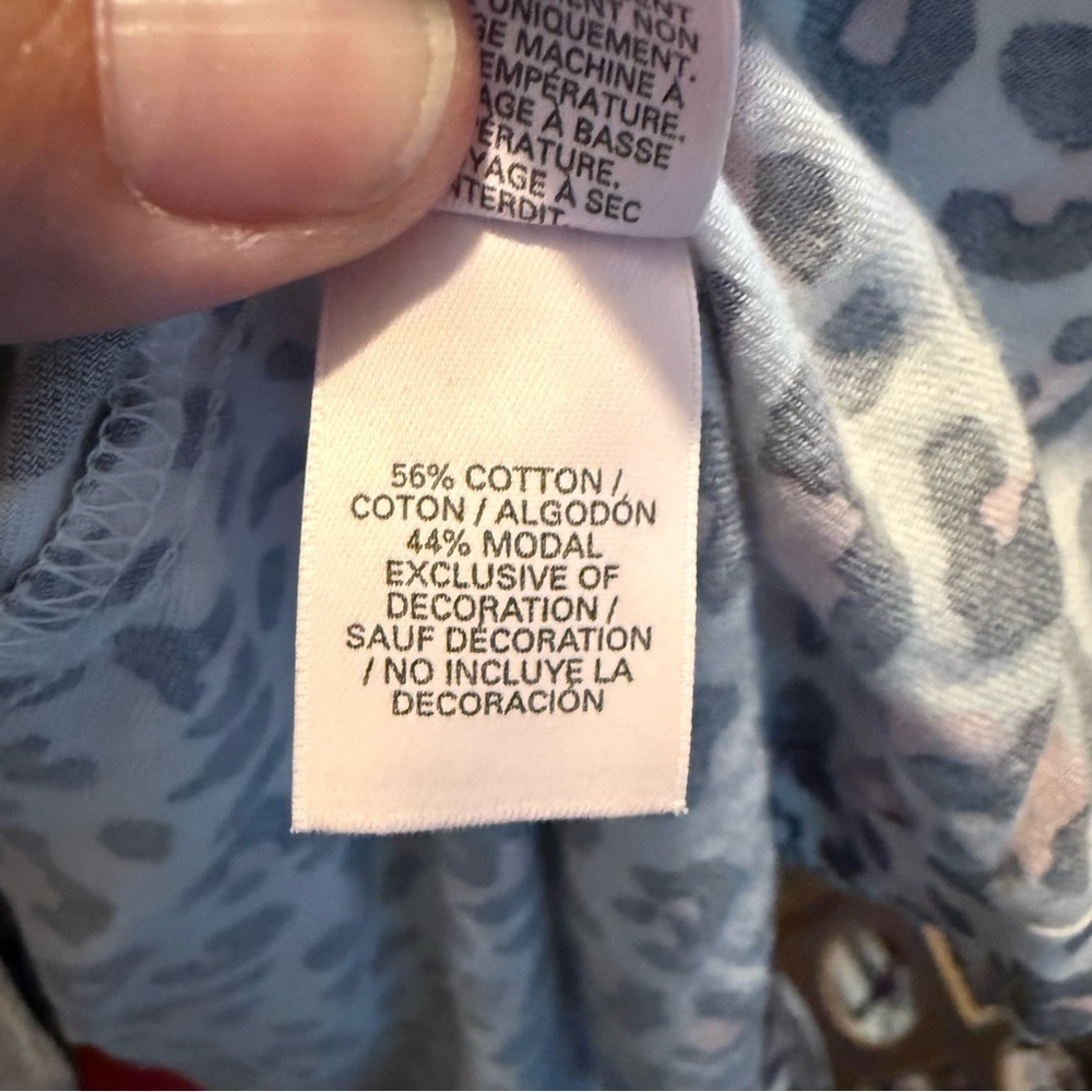 Victoria's Secret Leopard Print 2 Piece Pajamas Button Up Top Elastic/Tie Bottom - Picture 5 of 9